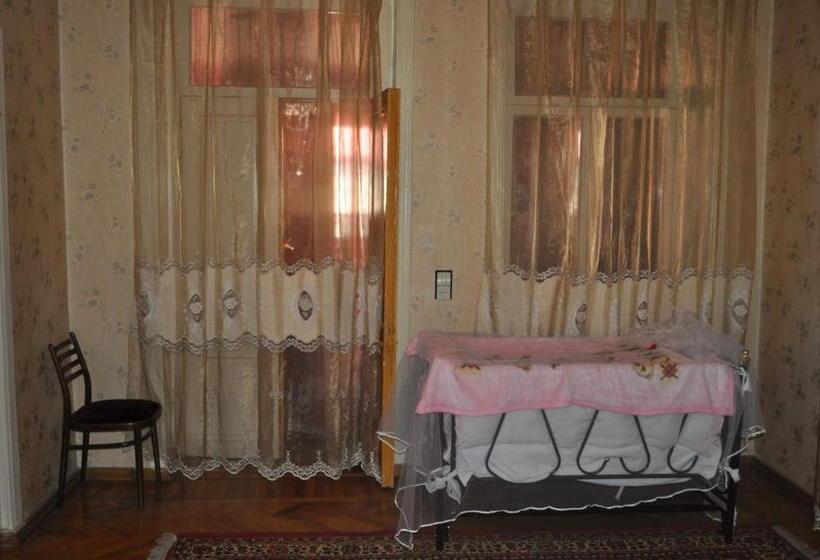 اتاق ساده سه‌ نفره, Guest House Cico