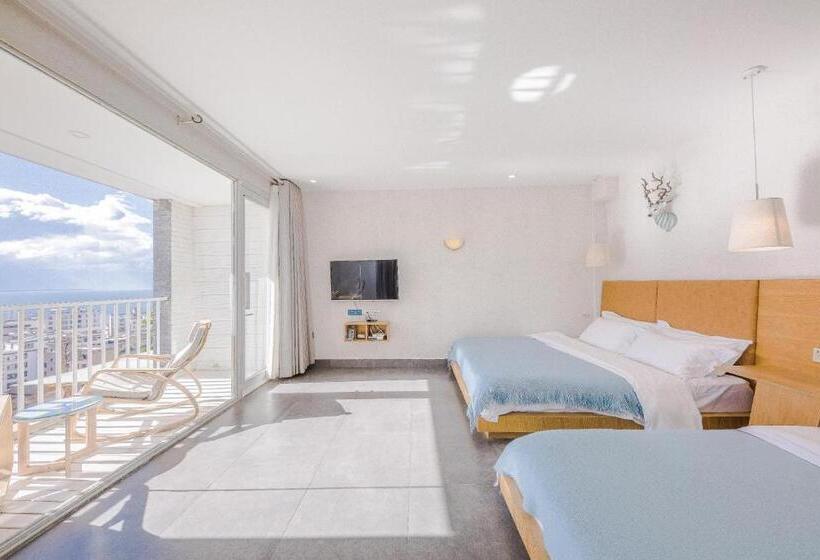 Семейный Номер, Butterfy Seaview Resort Villa