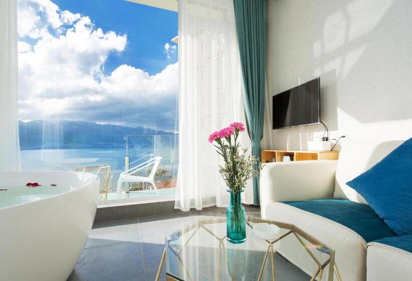 Номер Deluxe Вид на Море с Балконом, Butterfy Seaview Resort Villa