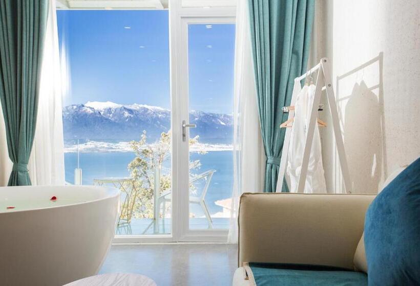 Номер Deluxe Вид на Море с Балконом, Butterfy Seaview Resort Villa