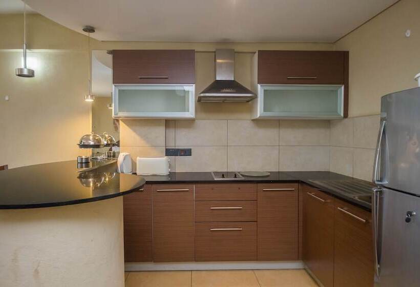 استودیو استاندارد با بالکن, Taarifa Suites By Dunhill Serviced Apartments