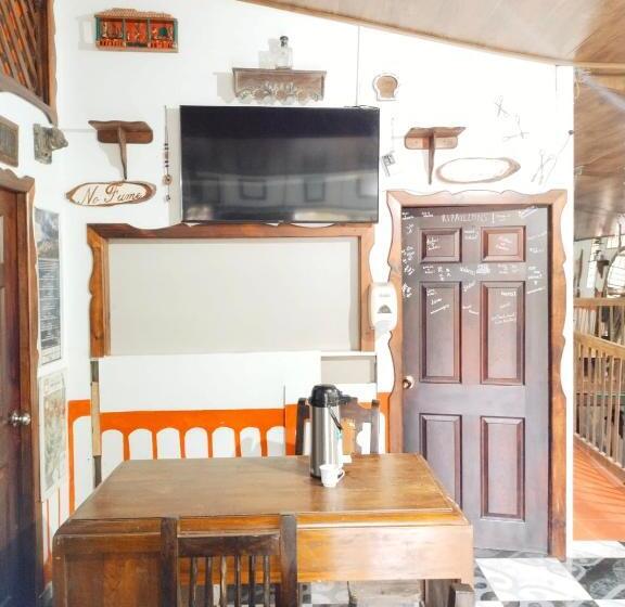 Семейный Номер, Hostal Casa Artvelez