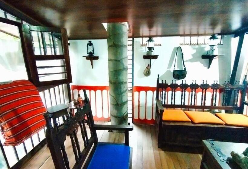 Семейный Номер, Hostal Casa Artvelez