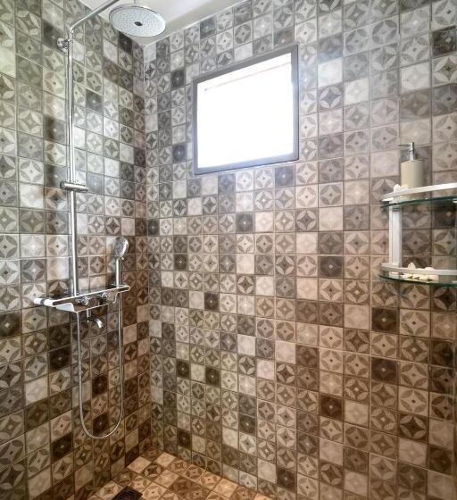 Президентский Люкс, Meno Suites