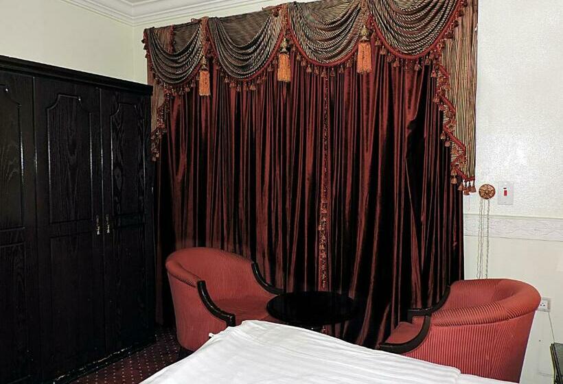 Люкс, Latheqiya Palace Hotel Suites