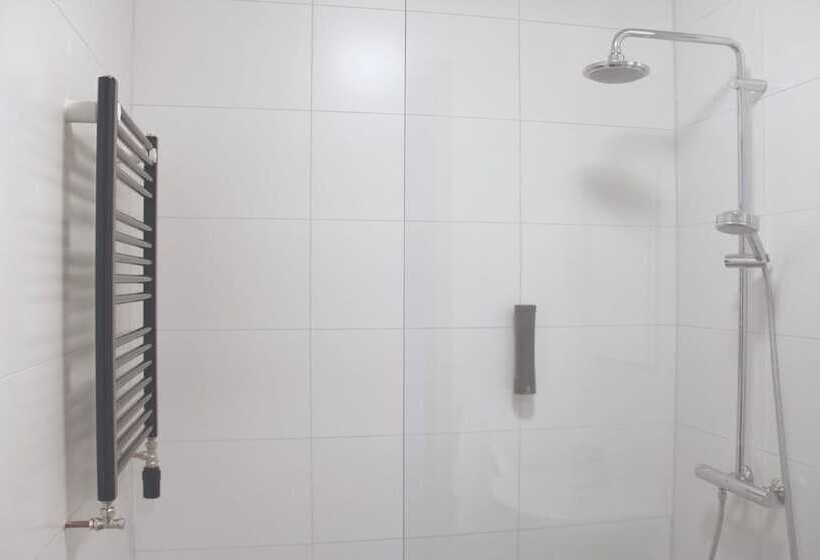اتاق اکونومی, Lilja Guesthouse