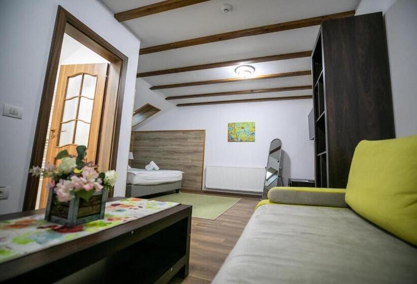펜트하우스 룸, Crema Residence