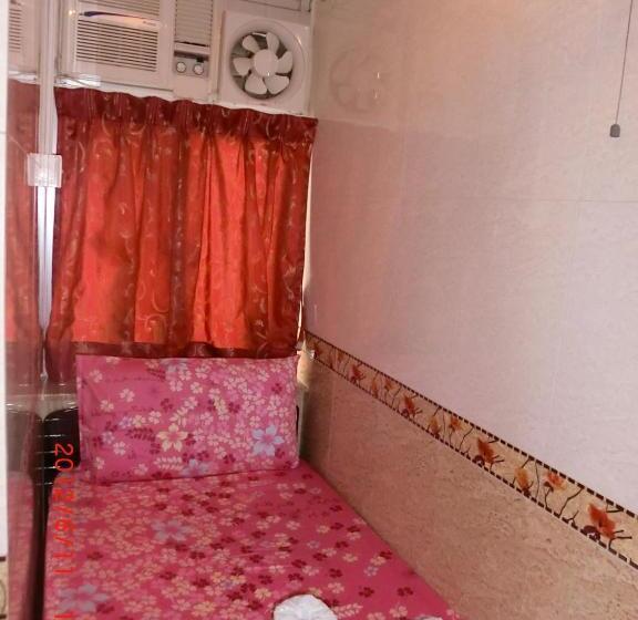 اتاق استاندارد سه نفره, Dutch Hostel