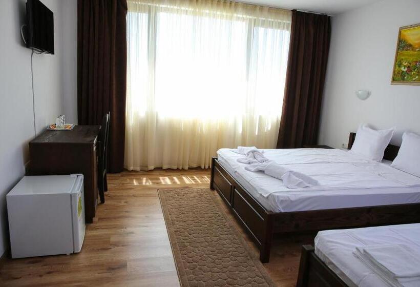 스탠다드 트리플 룸, Guest House Ognyanovo