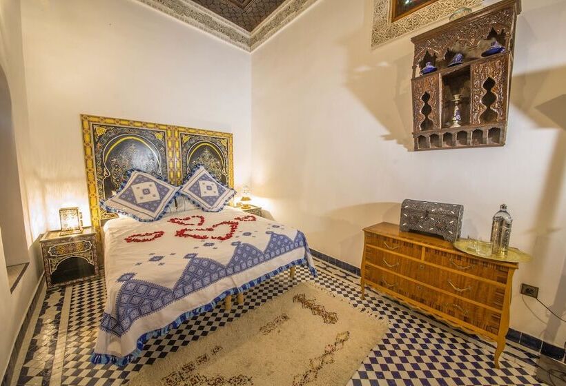 سوییت, Riad Ouliya
