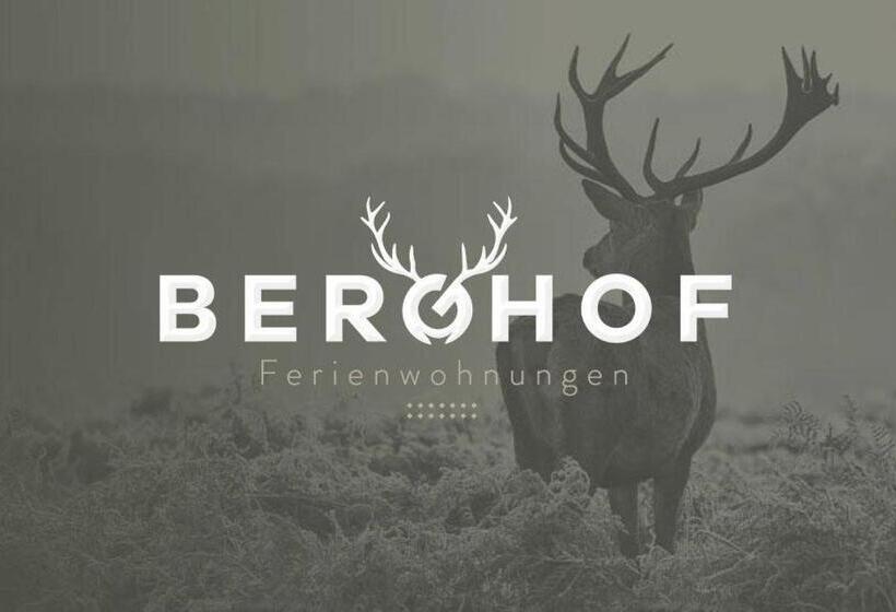 غرفة قياسية مزوَّدة بشُرفة, Der Berghof