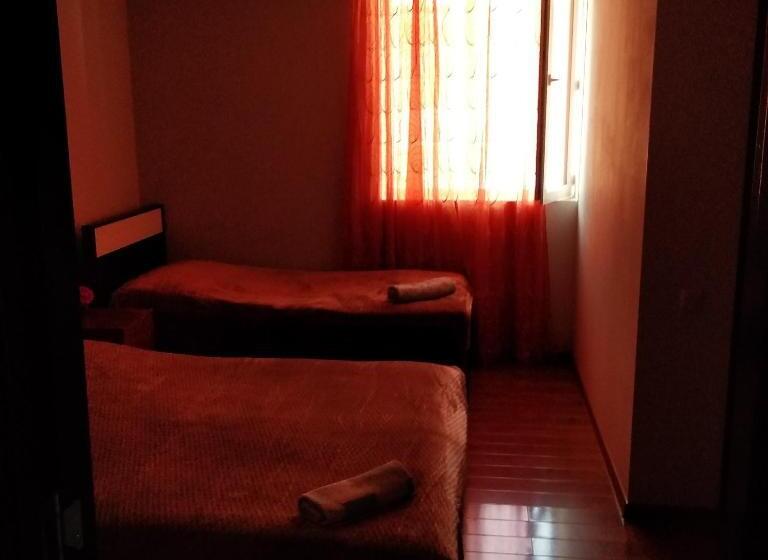 اتاق استاندارد سه نفره, Goga Guesthouse