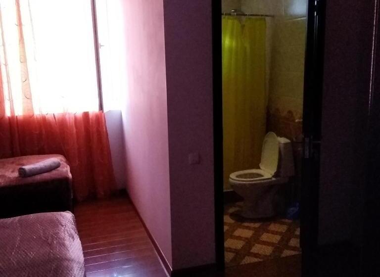 اتاق استاندارد سه نفره, Goga Guesthouse