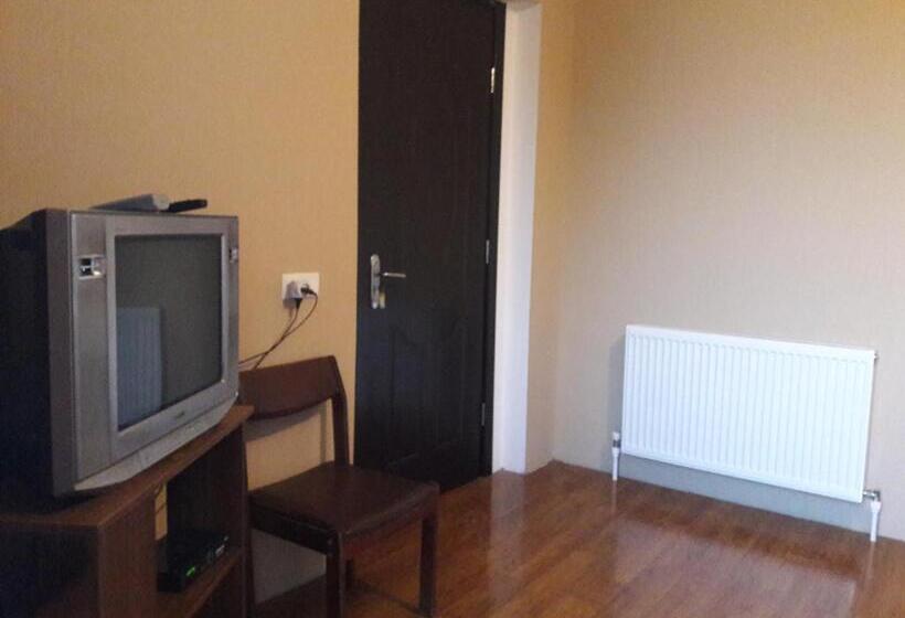 اتاق استاندارد با بالکن, Goga Guesthouse
