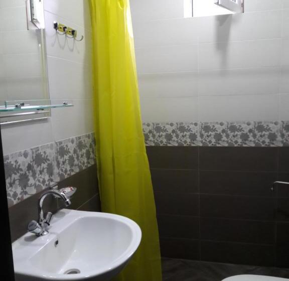 اتاق استاندارد سه نفره, Goga Guesthouse