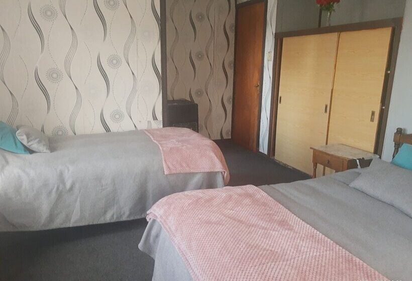 غرفة قياسية ثلاثية, Hostal Klein