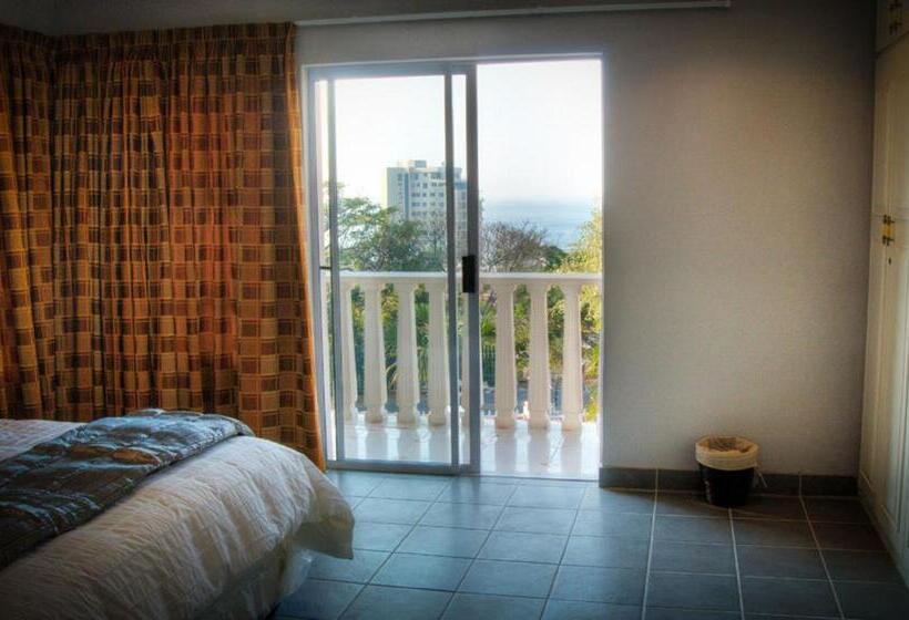 اتاق لوکس با بالکن و چشم‌انداز دریا, Rostalyn Guesthouse