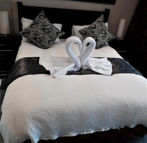 اتاق لوکس, Rostalyn Guesthouse