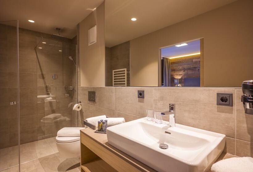 Апартаменты 2 Спальни, Postresidenz