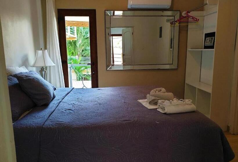 Апартаменты 1 Спальня с Балконом, Beach Side Condos Caye Caulker By Ccvh