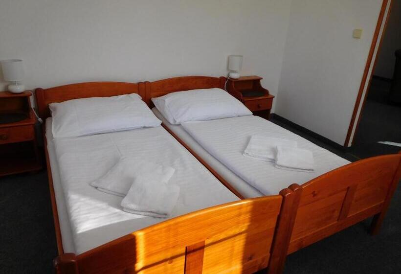 Апартаменты 2 Спальни, Pension Najdek