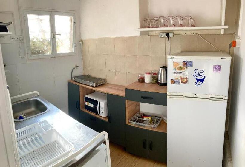 غرفة عائلية حمام مشترك, Dotan S Boutique Guesthouse   By The Beach!