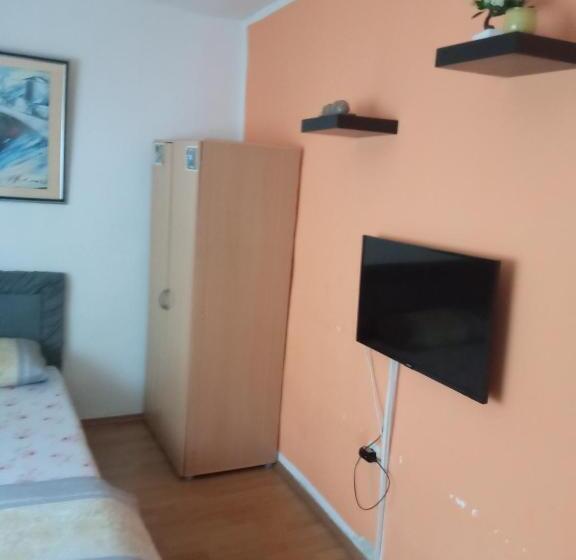 اتاق استاندارد با سرویس بهداشتی مشترک, Guesthouse No.27