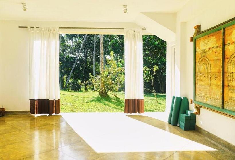 Вилла с 1 спальней и бассейном, Samadara Estate, Midigama