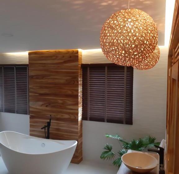 سوئیت پرزیدنت, Camino Palmero Coveñas