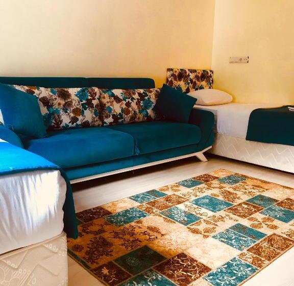 1 Bedroom Apartment River View, Mego Suite Otel