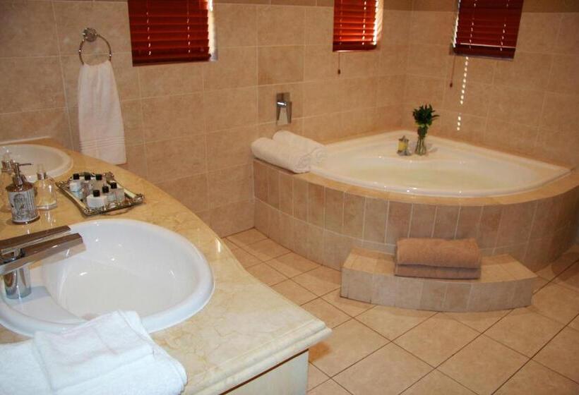 Deluxe Suite King Bed, The Blue Crane Villa