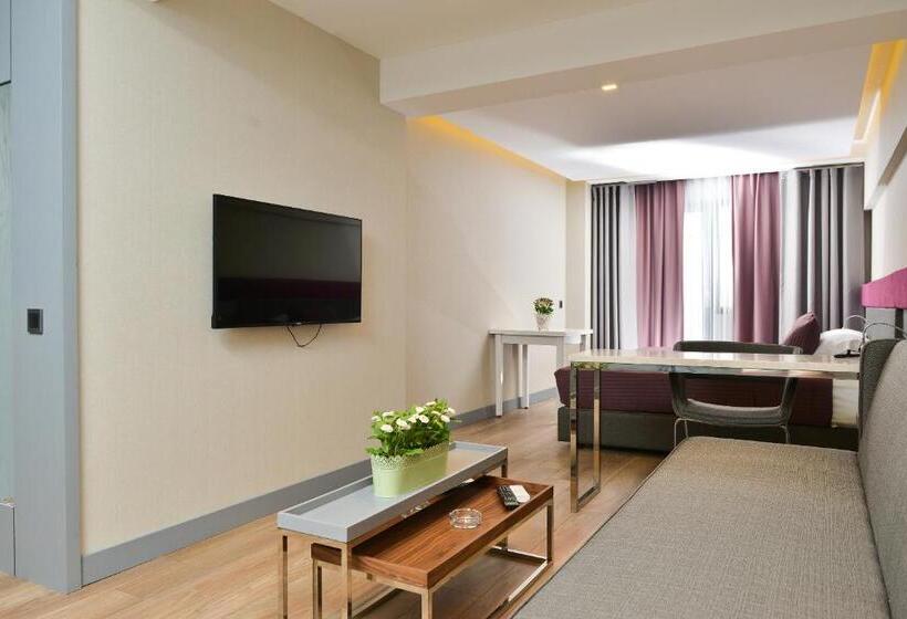 اتاق لوکس, Spil Suites