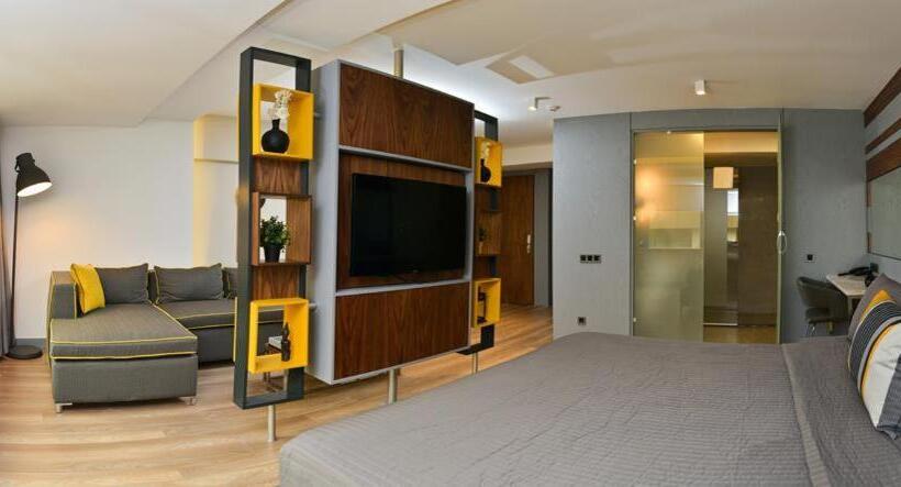 سوییت خانوادگی, Spil Suites
