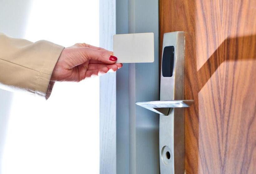 استودیوی استاندارد, Spil Suites