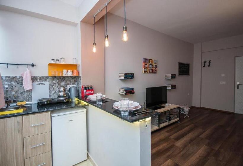 １ベッドルームアパートメント, Newway Apartments