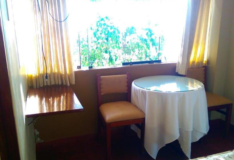 اتاق استاندارد یک نفره, Hostal La Rivera