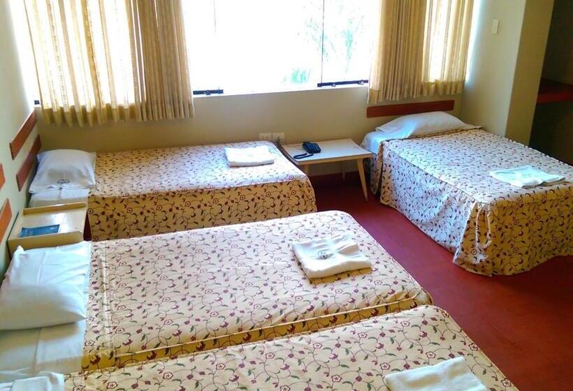 اتاق استاندارد چهار تخته, Hostal La Rivera