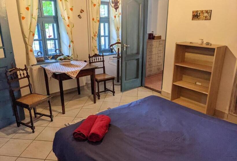 Дом 1 Спальня, Guest House Magyar Route 66