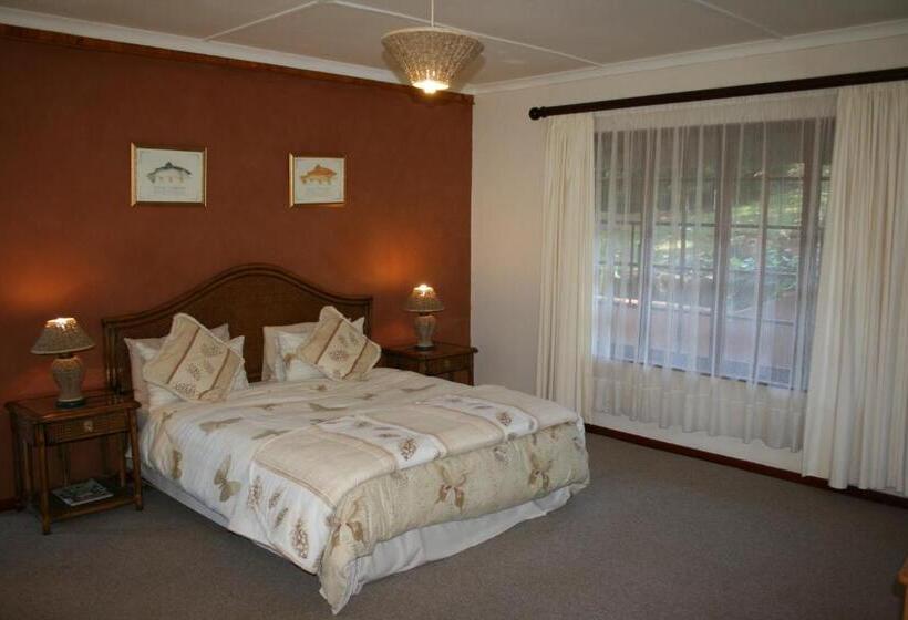 Полулюкс, Thatchings Guest House