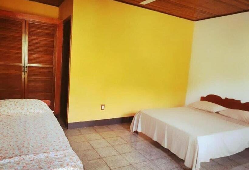 اتاق استاندارد با چشم‌انداز باغ, La Purruja Lodge