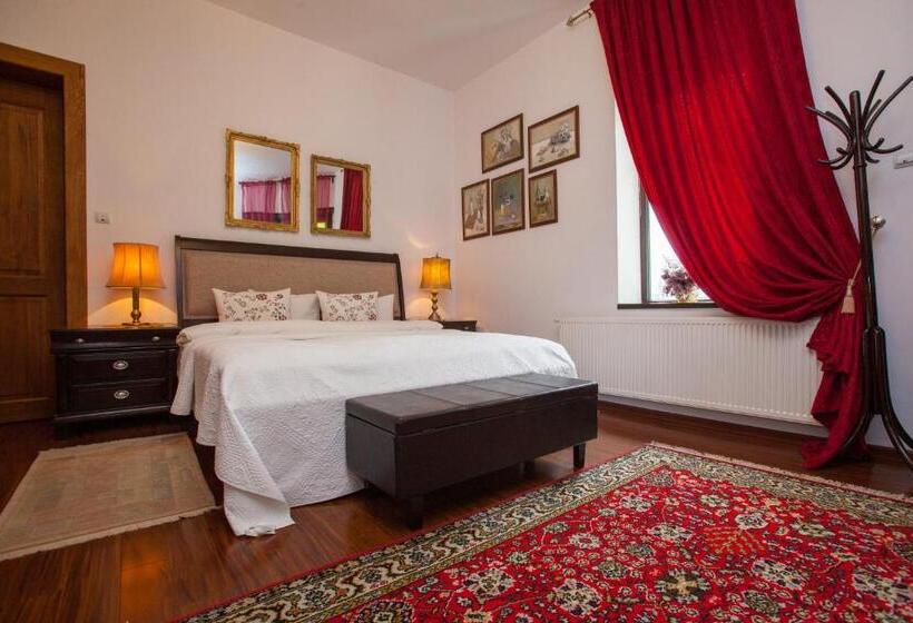 اتاق استاندارد با بالکن, Il Piccolo Castello Busteni