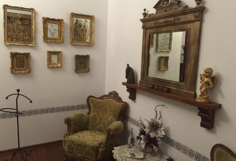 اتاق استاندارد, Il Piccolo Castello Busteni