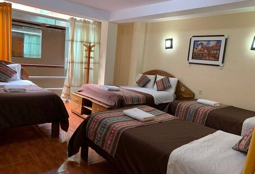 اتاق استاندارد چهار تخته, Hostal Urpi