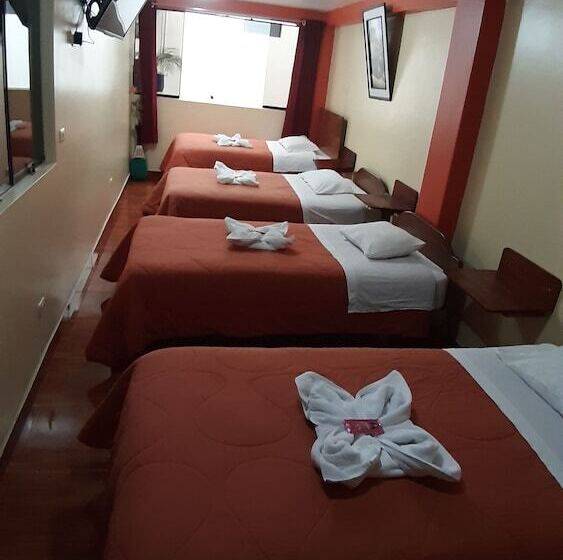 اتاق استاندارد چهار تخته, Hostal Urpi