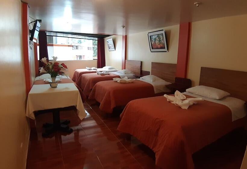 اتاق استاندارد چهار تخته, Hostal Urpi