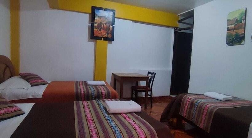 اتاق استاندارد سه نفره, Hostal Urpi