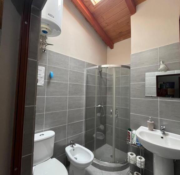 基本三人间, Rooms Emiliano Castle Of Kruja