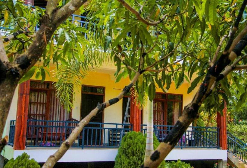 Номер Стандарт Вид на Сад, Darshani Lodge