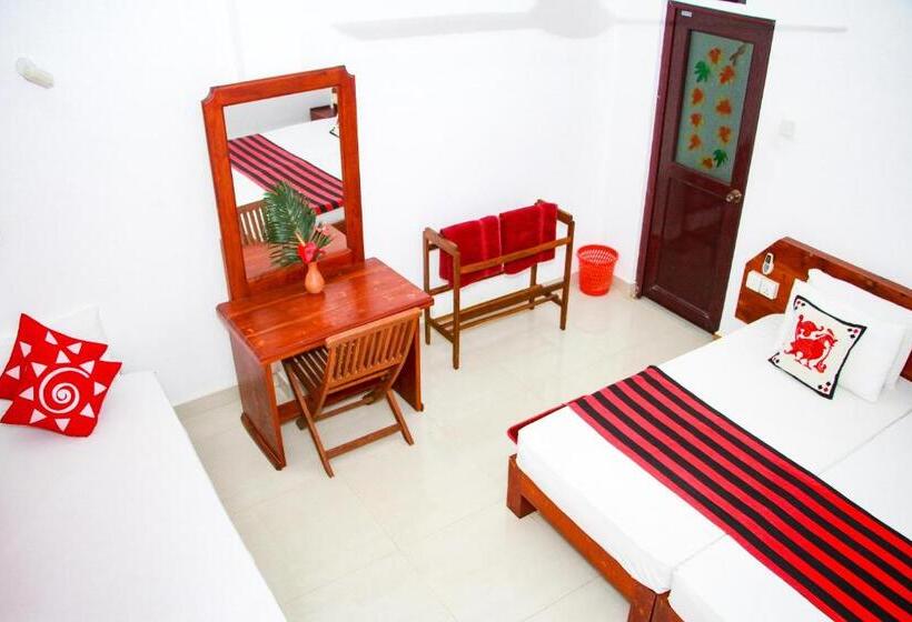 Трехместный Номер Стандарт Вид на Сад, Darshani Lodge