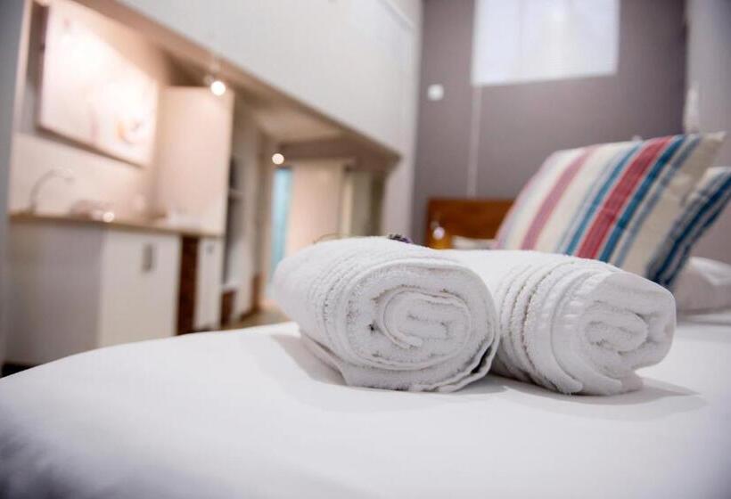 Семейный Номер Классика, Crisp Guest Rooms